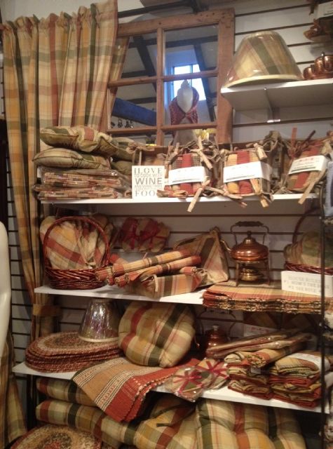 Reni Decors & Cadeaux | Home decor, Gift Shop & Antiques | Home Decor, Bedding, Antiques, Collectables & Gift shop in Saint-Lazare / Hudson, near Montreal. Bedding, textiles, antiques in beautiful Saint-Lazare, Quebec.